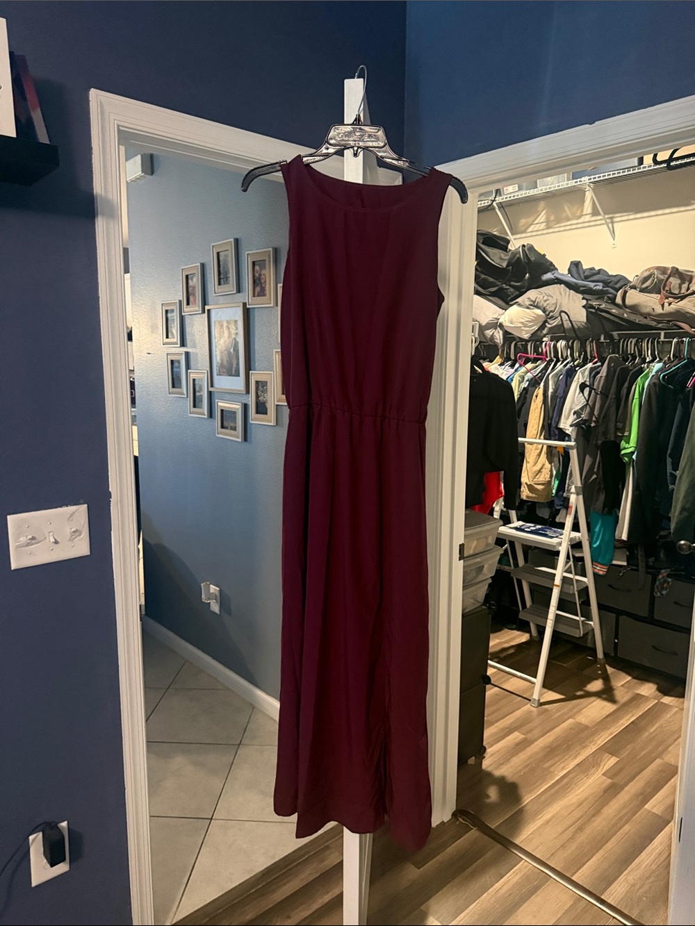 SHEIN Sleeveless Burgundy Maxi Dress